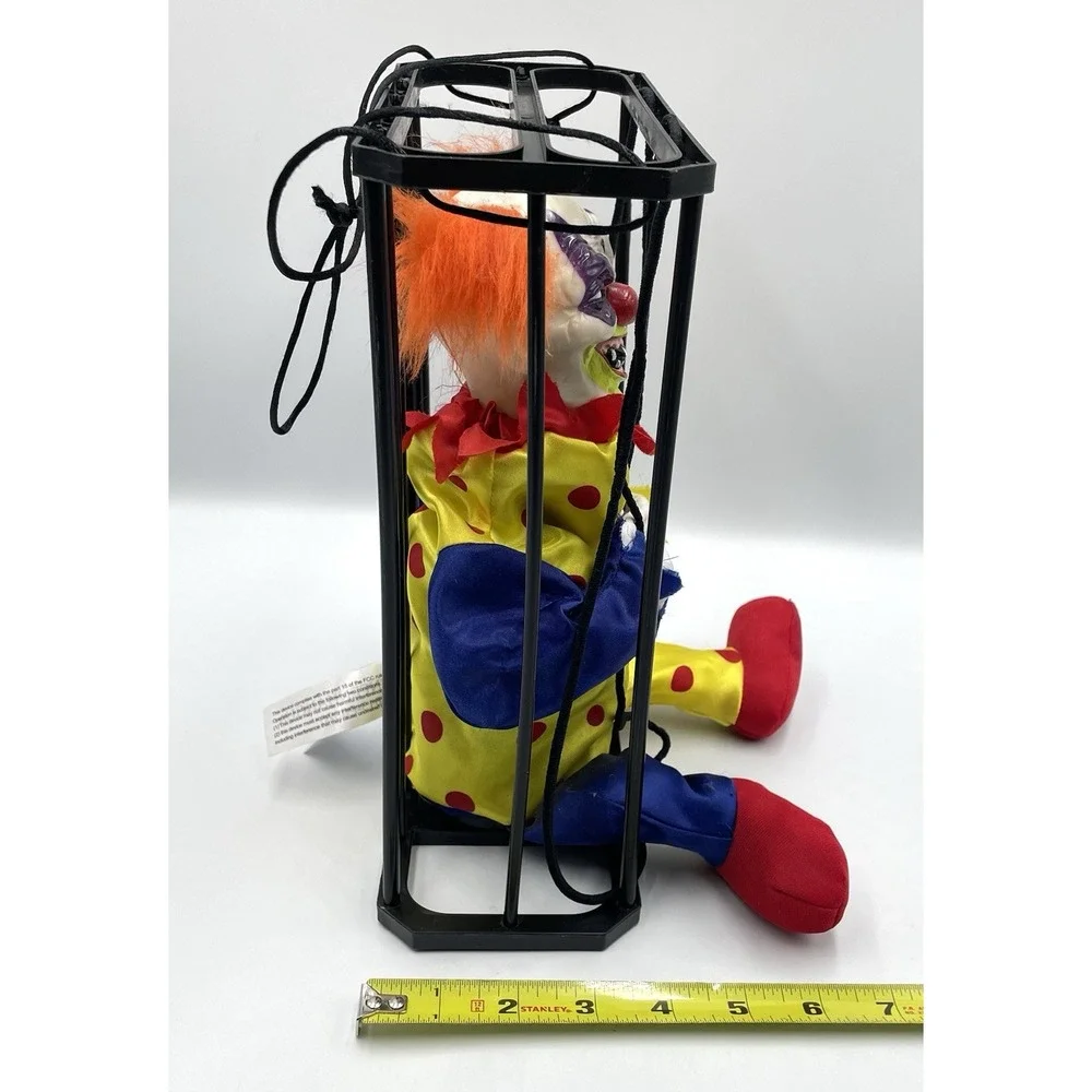 2009 Hug & Luv Animated Talking Clown In Cage Motion Sensor Halloween 10.5